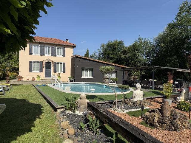 Charmante maison de campagne avec gîte et piscine proche d’Eauze