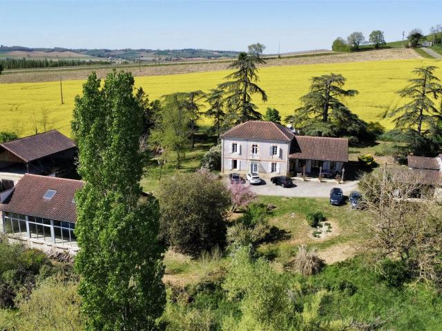 Charmante Maison de Campagne avec piscine 258m² Castéra Verduzan