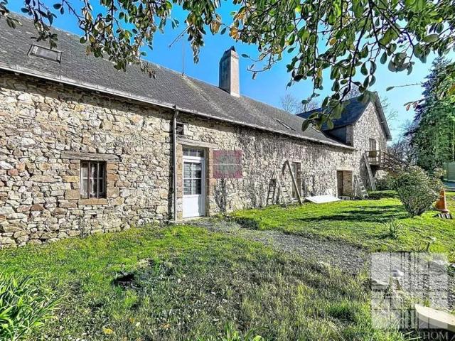 Charmante maison de campagne en pierres avec dépendances