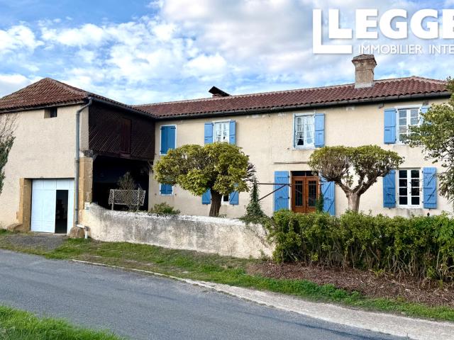 Charmante Maison de Campagne Rénovée de 3 Chambres avec Jardin, près de Marciac