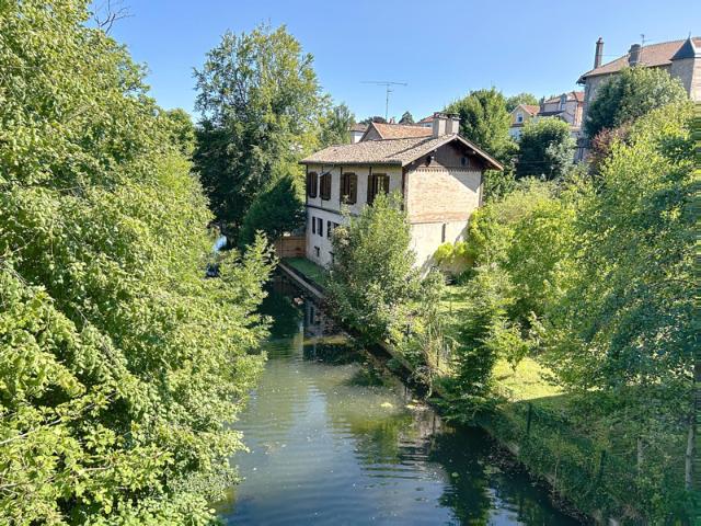 CHARMANTE MAISON DE CARACTERE