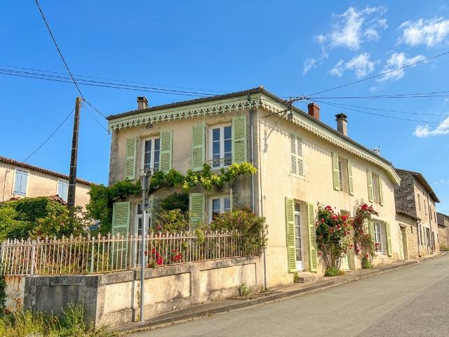 Charmante maison de caractère avec cave voûtée et jardins