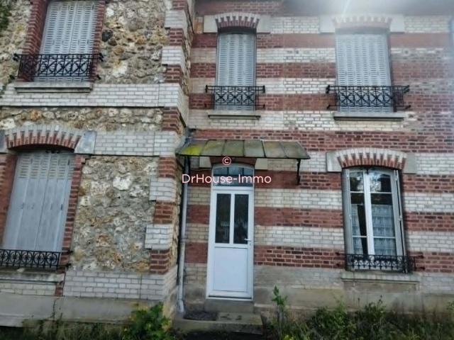 Charmante maison de caractère de 5 pièces à Rai avec un beau jardin arboré et une terrasse