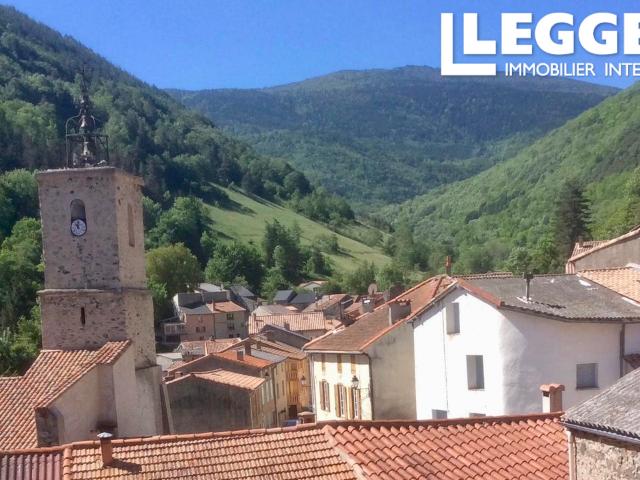 Charmante maison de caractère de quatre chambres dans un village de montagne de l’Aude