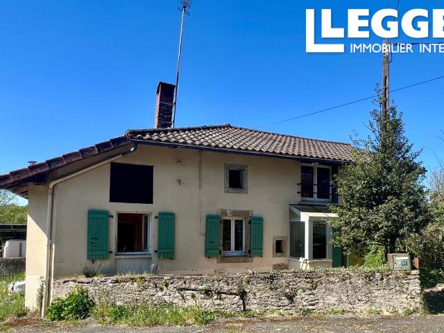 Charmante maison de hameau au calme avec superbes vues – beau potentiel de rénovation