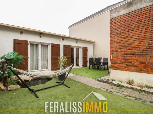 Charmante maison de plain pied avec jardin dans un secteur