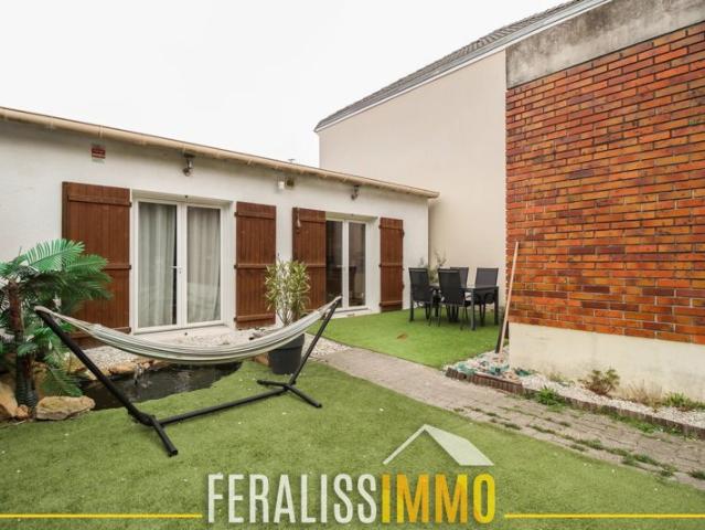 Charmante maison de plain pied avec jardin dans un secteur