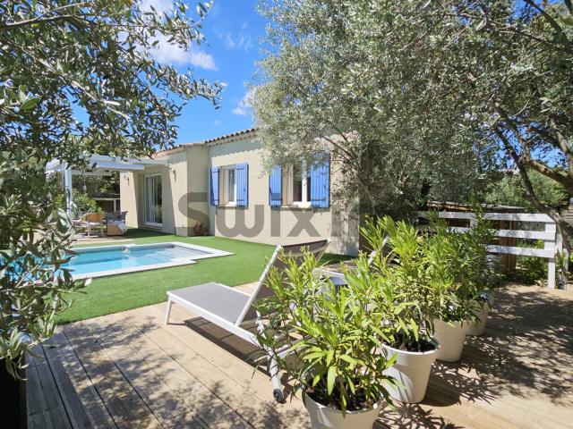 Charmante maison de plain pied avec jardin méditerranéen et. 110m² Castillon Du Gard