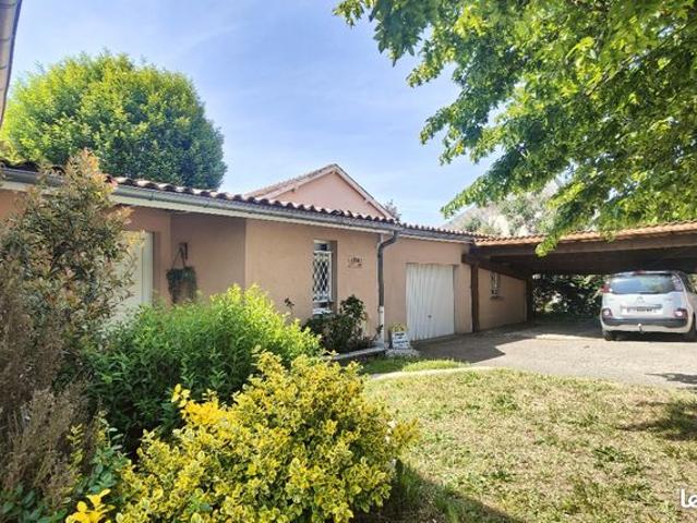 Charmante maison de plain pied de 169 m² sur 1950 m² de terrain à Lezoux