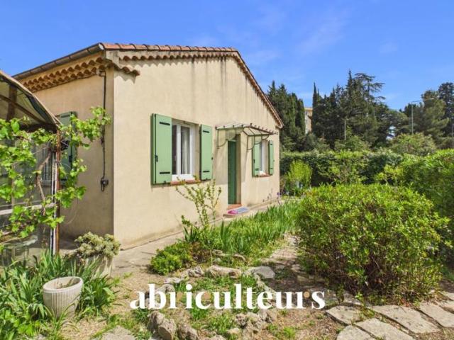 Charmante maison de plain pied de 80 m² habitables Jardin de 522 m² Cannes La Bocca