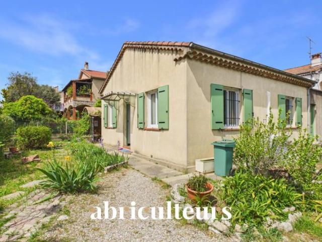 Charmante maison de plain pied de 80 m² habitables Jardin de 522 m² Cannes La Bocca
