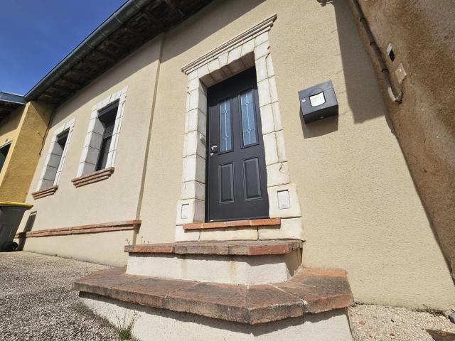 Charmante maison de rue rénovée avec goût au cœur de Samatan 96m² Samatan