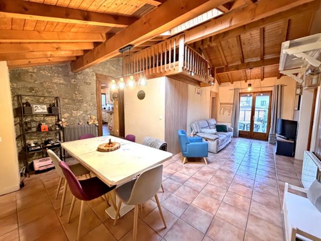 Charmante maison de Type 4 avec terrain dans le hameau de Ch