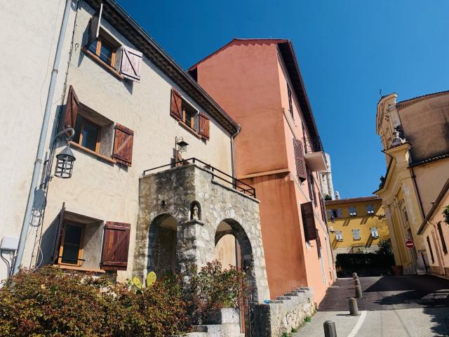 Charmante Maison de Village 4 Pièces 73 m2 Entièrement Rénovée La Turbie