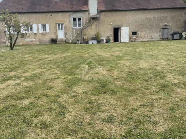 Charmante maison de village à Ygrande, 130 m², 3 chambres