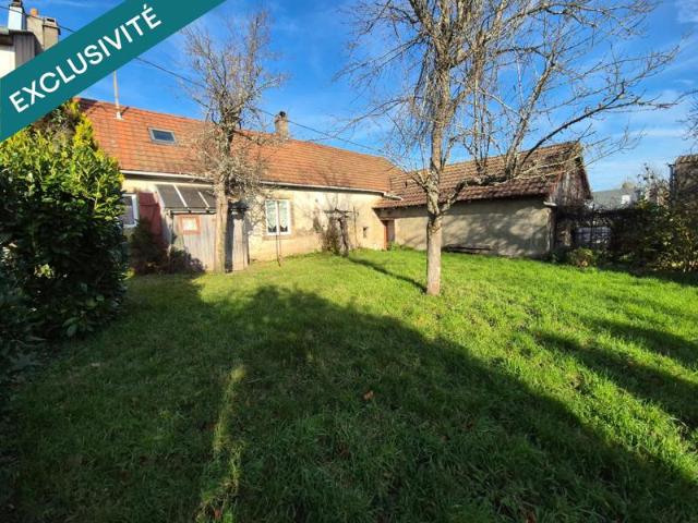 Charmante maison de village à rénover, offrant un potentiel exceptionnel pour créer votre chez vous idéal