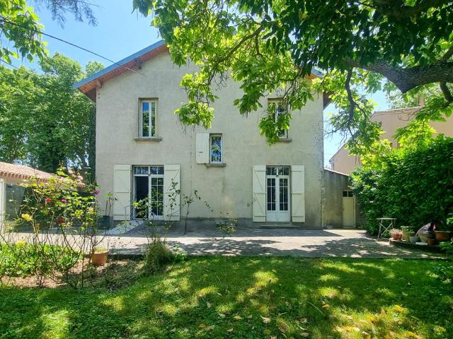 Charmante Maison de Village avec 5 Chambres et Grand Jardin. 176m² Belvèze du Razès