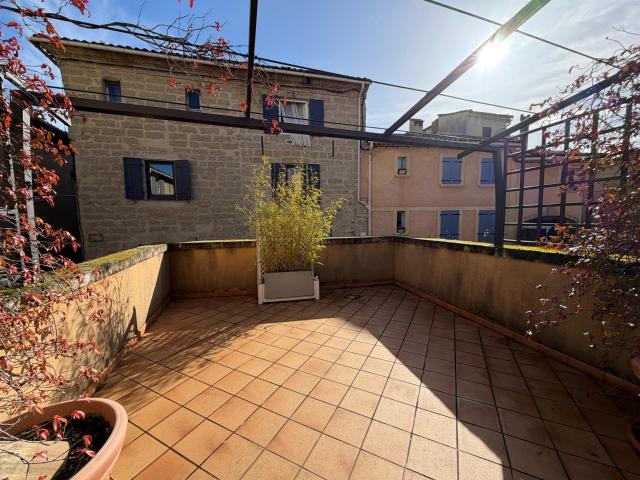 Charmante maison de village avec terrasse 74m² Saint Quentin La Poterie