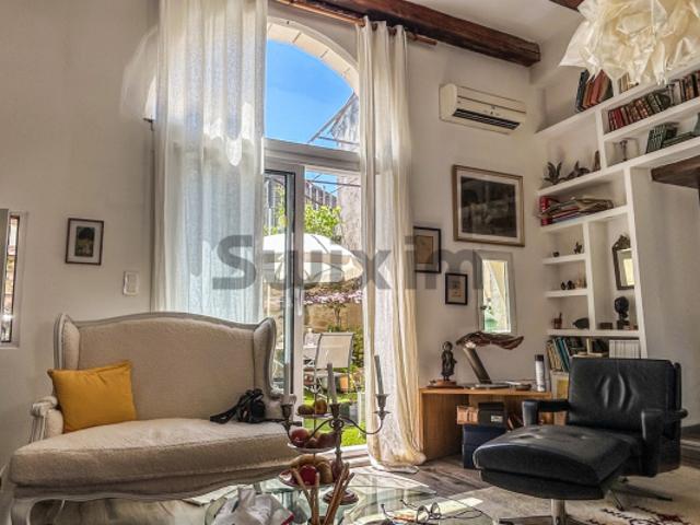 Charmante maison de village avec terrasses et deux apparteme