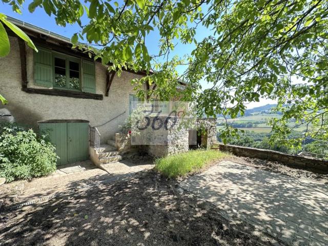 Charmante maison de village avec vue à Tramayes
