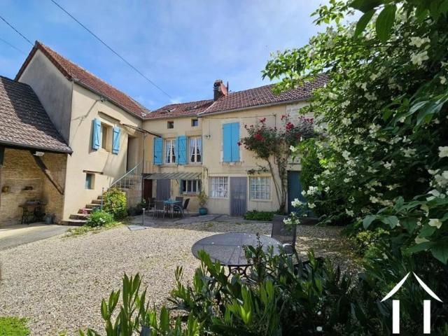 Charmante maison de village avec cour et jardin