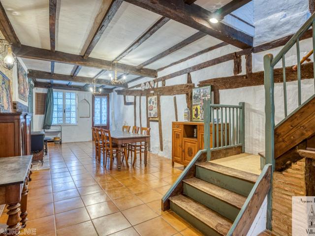 Charmante maison de village avec cour 132m² Villeréal