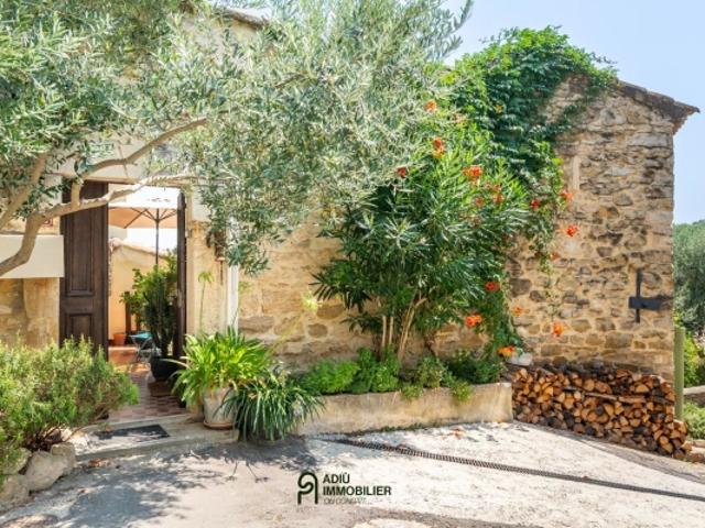 Charmante maison de village avec extérieurs et vue