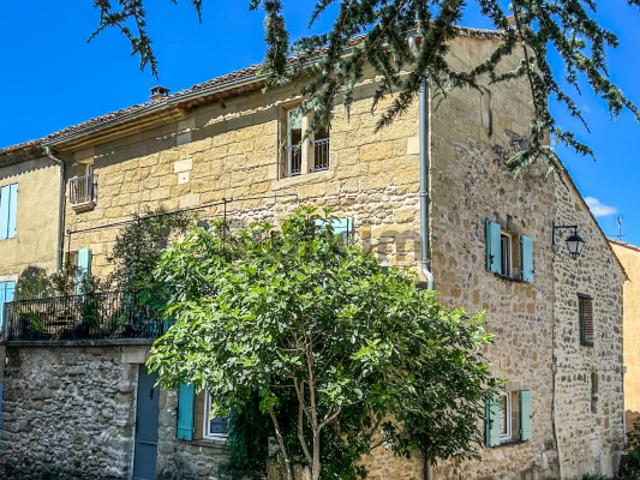Charmante maison de village avec grand balcon