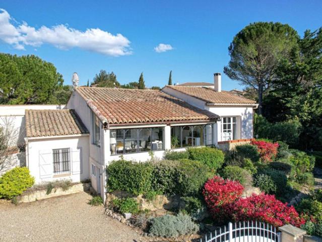 Charmante maison de village avec jardin, piscine et garage