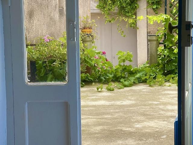 Charmante Maison De Village Avec Jardinet / Cour L'esprit Va. 75m² Cabrerolles