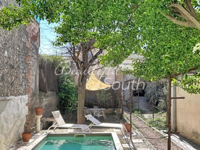 Charmante maison de village avec piscine et garage à Ille sur Têt