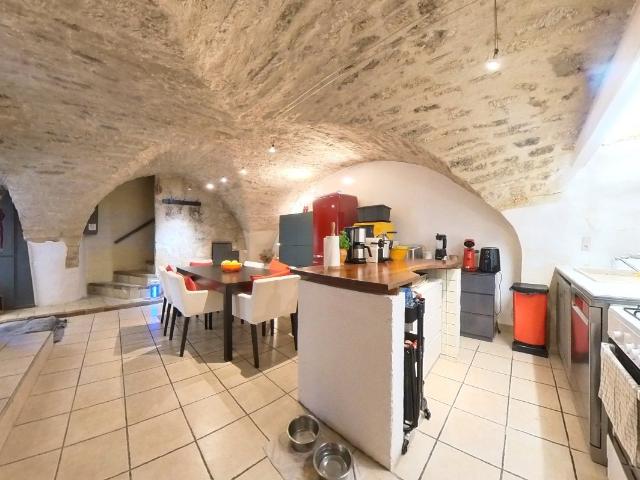 Charmante maison de village avec terrasse ensoleillée au coe. 98m² Nézignan l'Evêque