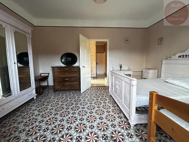 Charmante maison de village en pierre – Vue dégagée