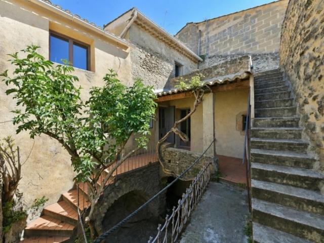 Charmante maison de village en pierre