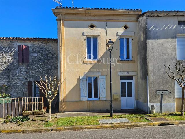 Charmante maison de village près de Duras, avec une grange a. 90m² Duras