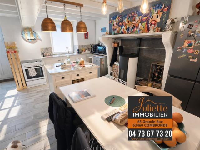 Charmante maison de village rénovée 89m² Blot l'Eglise