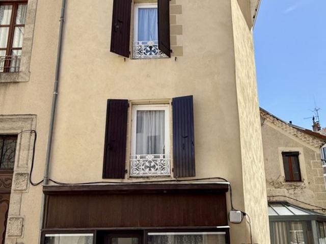 Charmante maison de village rénovée au coeur du centre ville