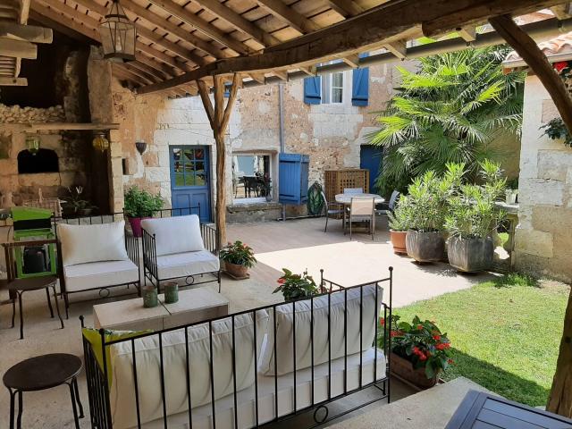 Charmante maison de village rénovée avec magnifique espace d. 170m² Vanxains