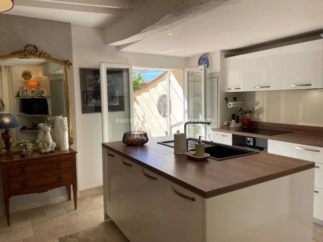 Charmante Maison de village, Villecroze 155m² Villecroze