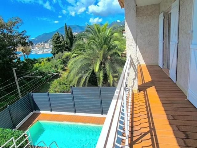 ? Charmante Maison de Ville mitoyenne avec Vue –Mer et Menton Quartier Garavan, Menton
