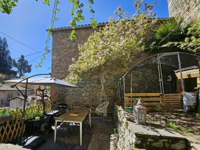Charmante maison de ville au cœur de Thiers – Coup de cœur assuré