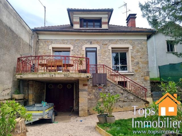 Charmante maison de ville avec jardin et sous sol proche c. 106m² Villefranche de Rouergue