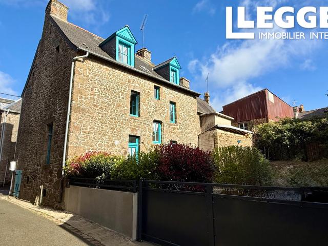 Charmante maison de ville avec studio indépendant au cœur de Lassay les Châteaux
