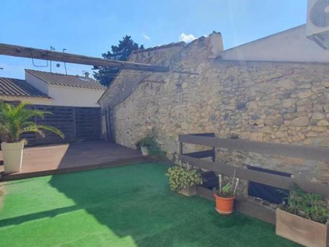 Charmante maison de ville avec terrasse et garage à Saint Marcel d’Aude