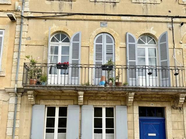 Charmante Maison de ville avec terrasse et garage La Providence