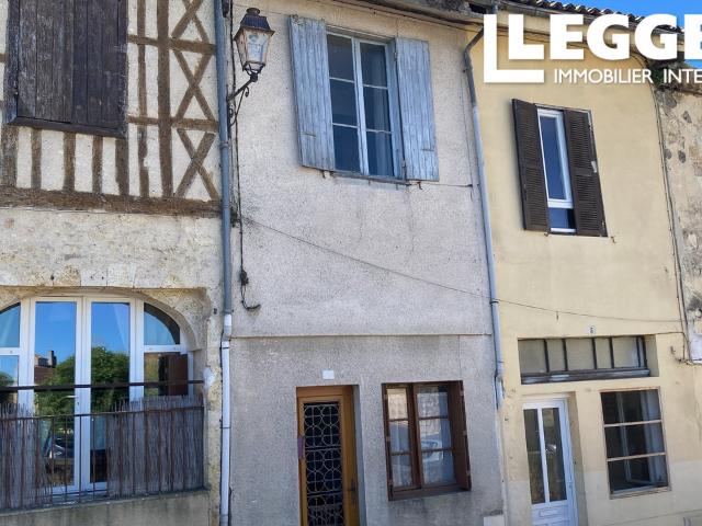 Charmante Maison de Ville avec Trois Chambres au Cœur du Gers