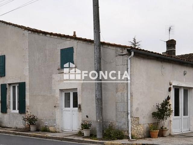 Charmante maison de ville à Châteaubernard