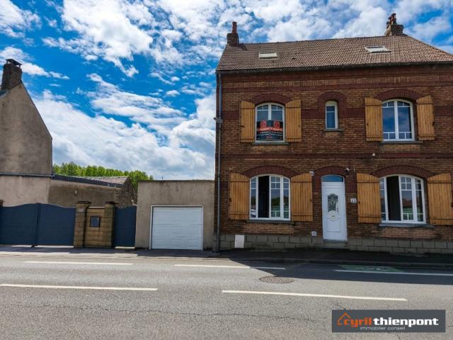 CHARMANTE MAISON DE VILLE ABBEVILLE PROCHE GARE 110M²