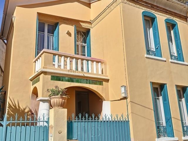 CHARMANTE MAISON DE VILLE de 110 m²