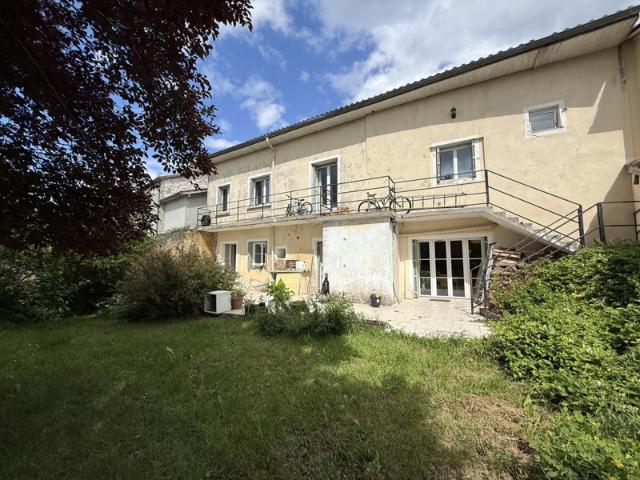 Charmante maison de ville de 134 m2 avec terrasse et jardin